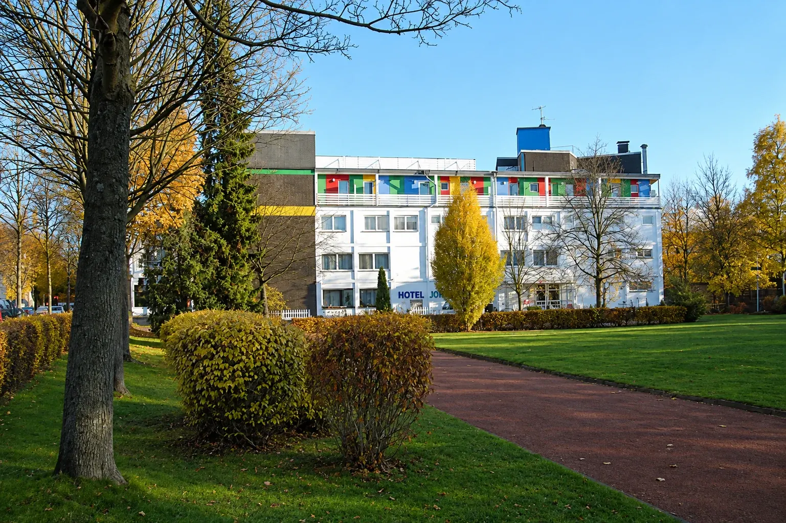 Hotel Johnel in Hennef mit Grünanlage
