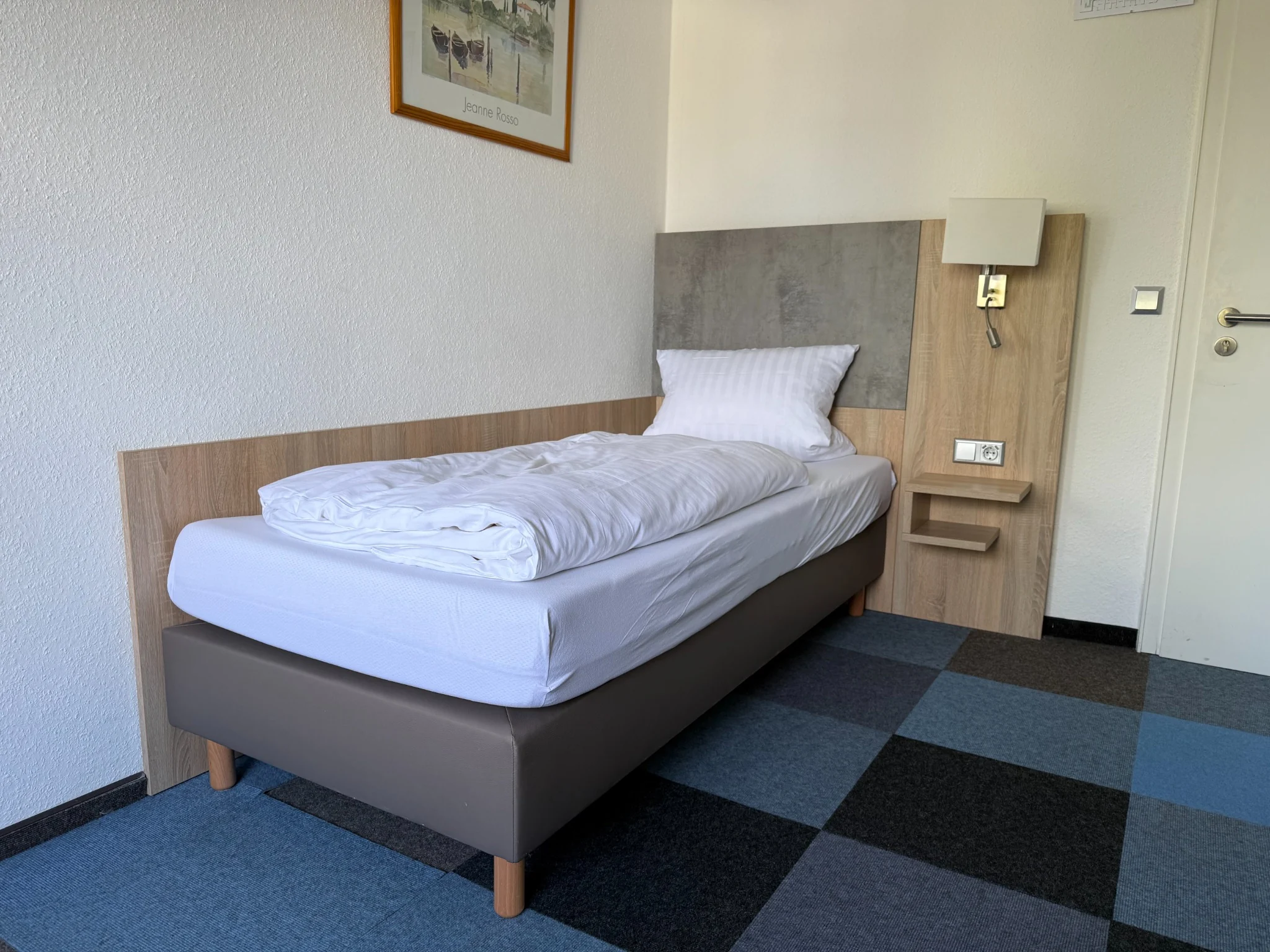 Einzelzimmer mit Einzelbett